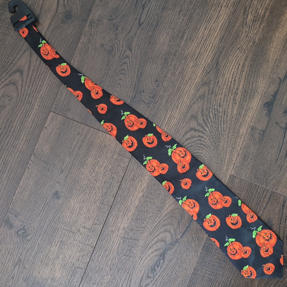 NWT Hallmark Black and Orange Pumpkin Necktie, Made In USA